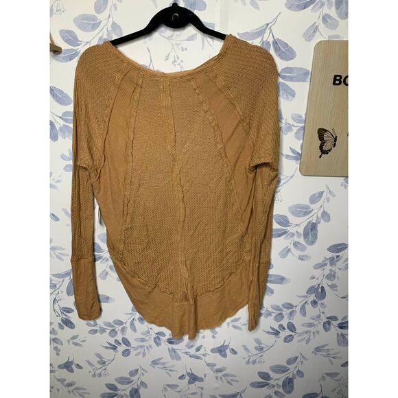 We The Free V Neck Thermal NWT Size XS - Picture 5 of 6